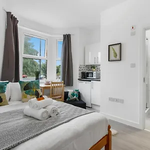https://southall-studios-london.brighton-hotels-england.com