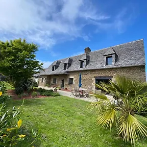 Holiday home La Longere De Sophie, Plouenan